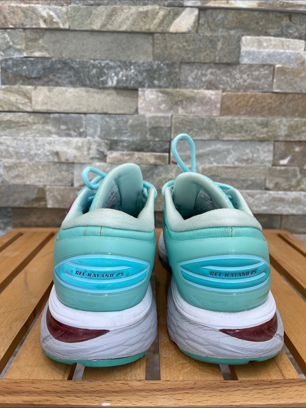 🇨🇦 ASICS Women's Gel-Kayano 25 Sneaker - Picture 3 of 9